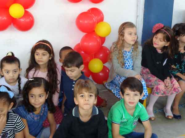 Read more about the article Dia das Mães  – Educação Infantil e 1º Ano